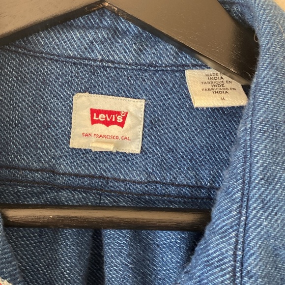 Levi’s button down - Picture 6 of 10
